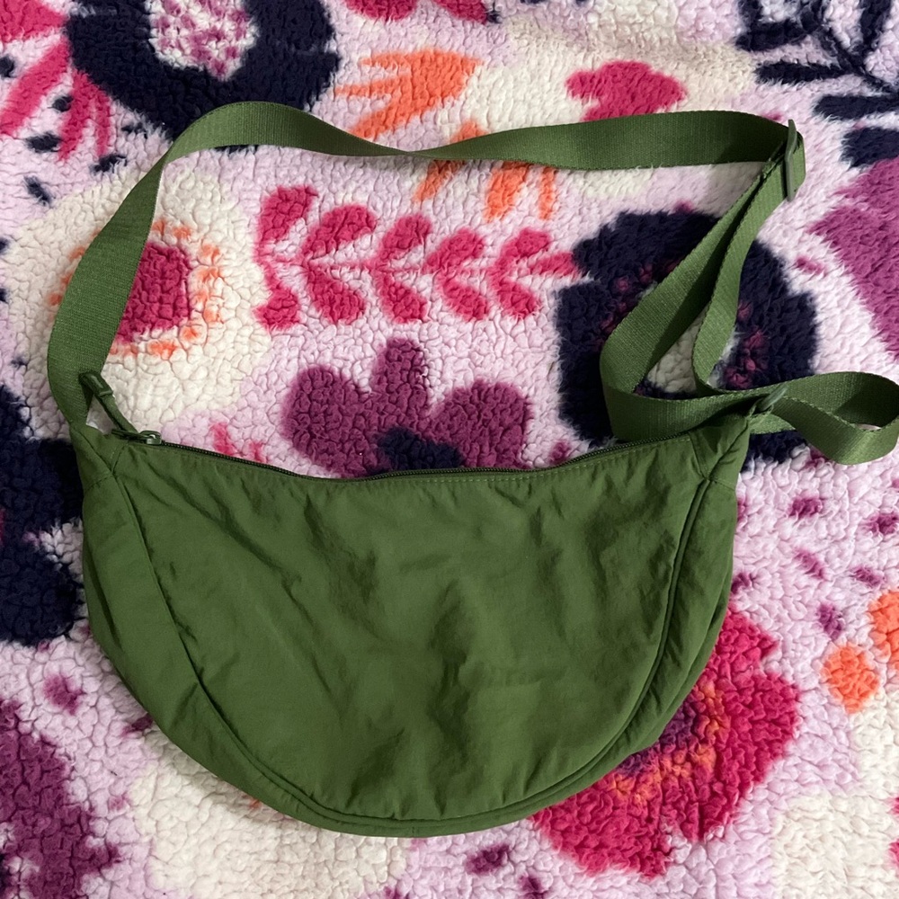 Uniqlo moon bag